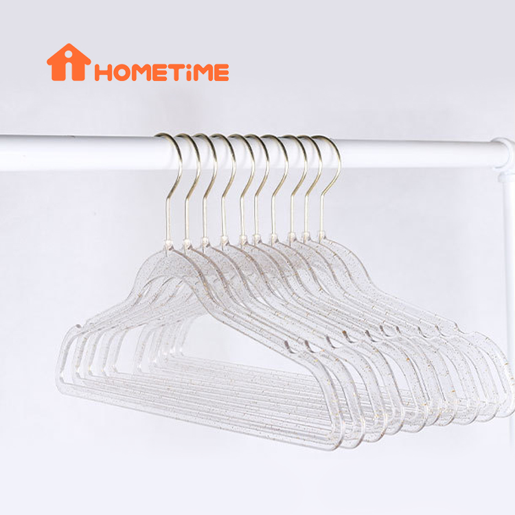 Lightweight and Sturdy: Plastic Clothes Hangers for Easy Handling