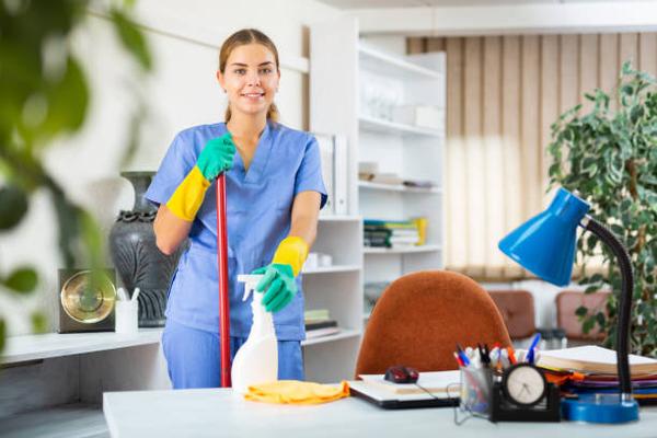 The Role of a Housekeeper in Busy Households